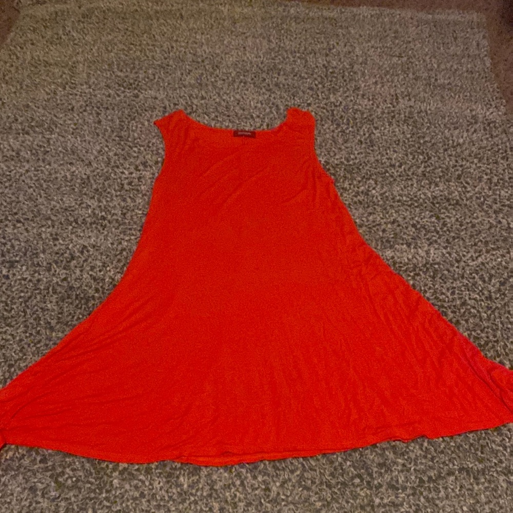 •size small, red t-shirt dress
